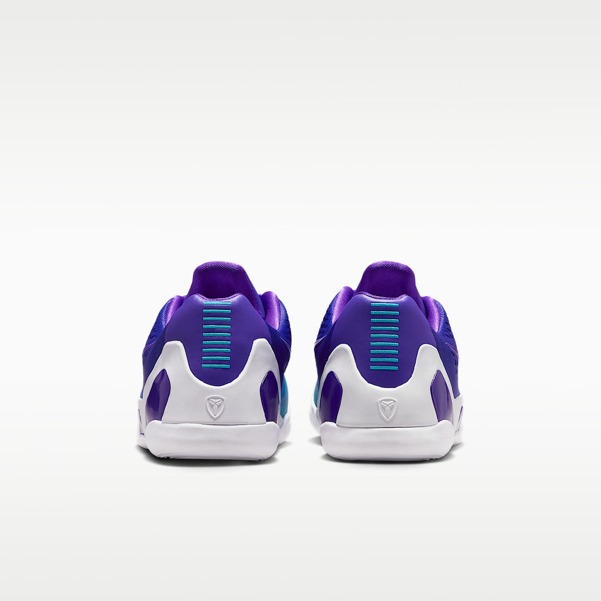 Kobe 9 Low EM – Morado feroz/Blanco/Laguna azul – vista 6