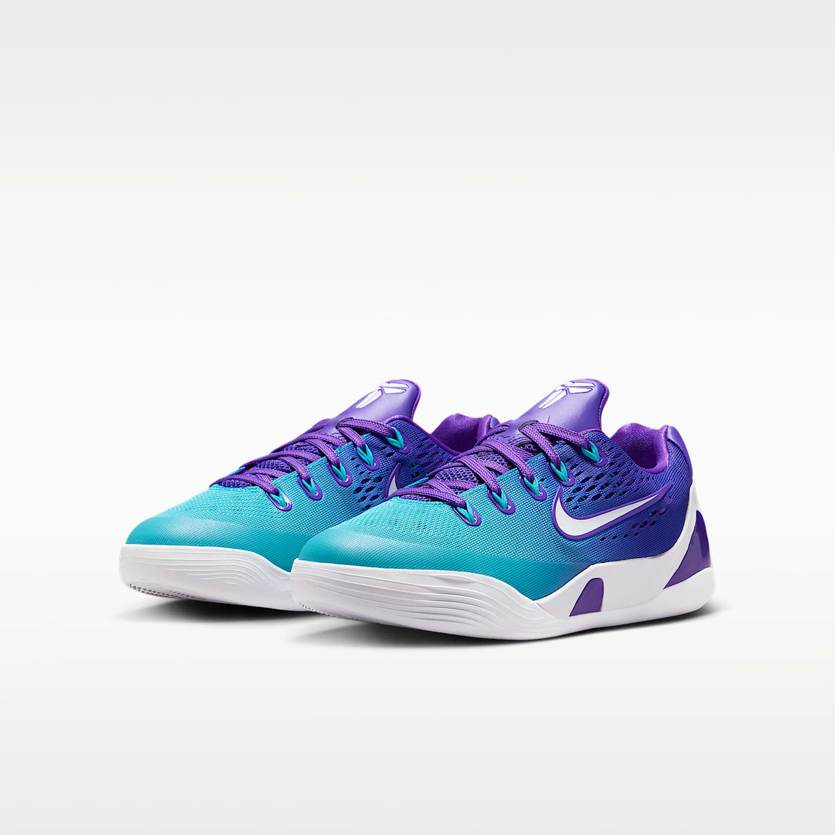 Kobe 9 Low EM – Morado feroz/Blanco/Laguna azul – vista 5