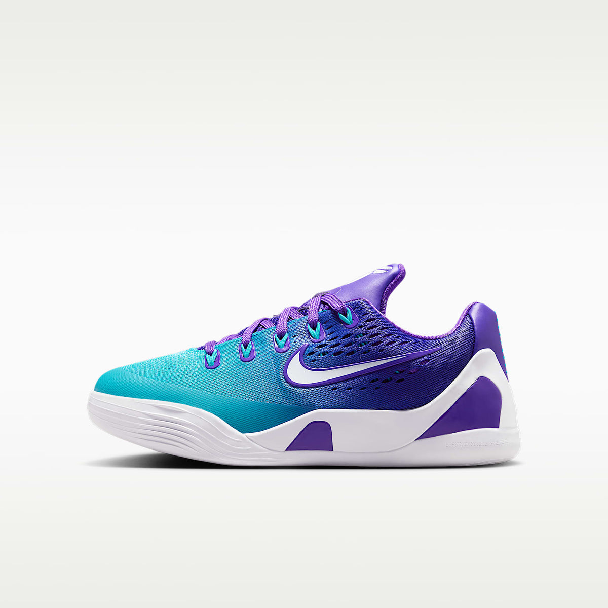 Kobe 9 Low EM – Morado feroz/Blanco/Laguna azul – vista 1