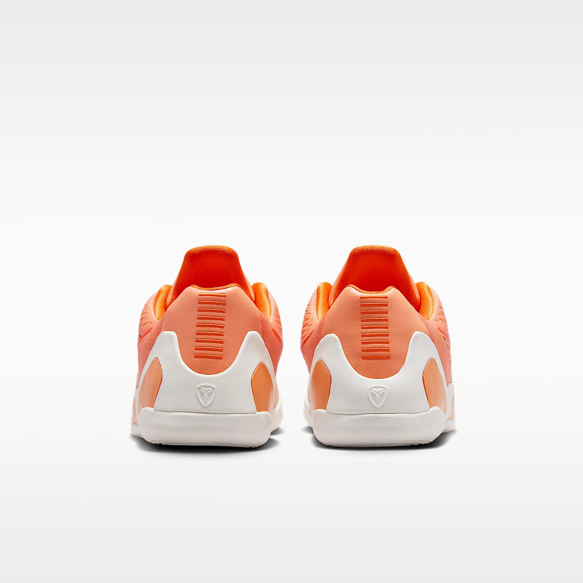 Kobe IX Low EM – Escarcha naranja/Naranja brillante/Blanco cumbre/Melocotón hielo – vista 6