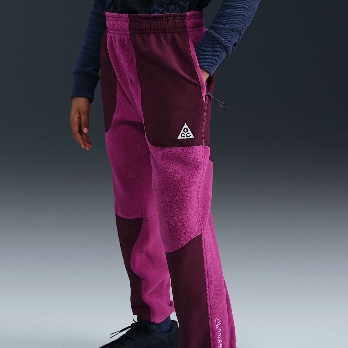 Pants Polartec® para niños talla grande Nike ACG "Wolf Tree" – Flor de cactus/Burdeos/Blanco cumbre – vista 3
