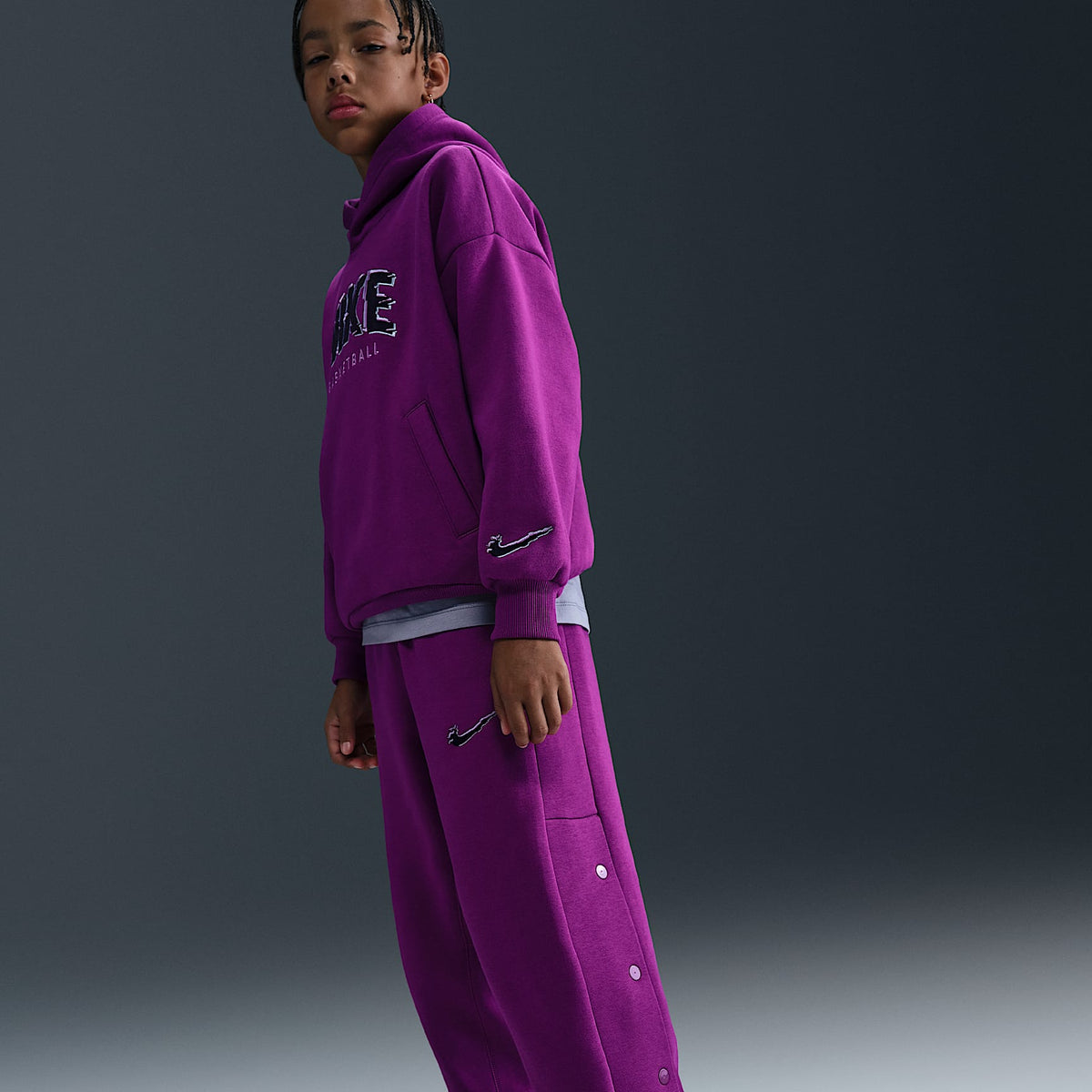 Pants de tejido Fleece para niños talla grande Nike Culture of Basketball – Baya resaltado/Negro – vista 5