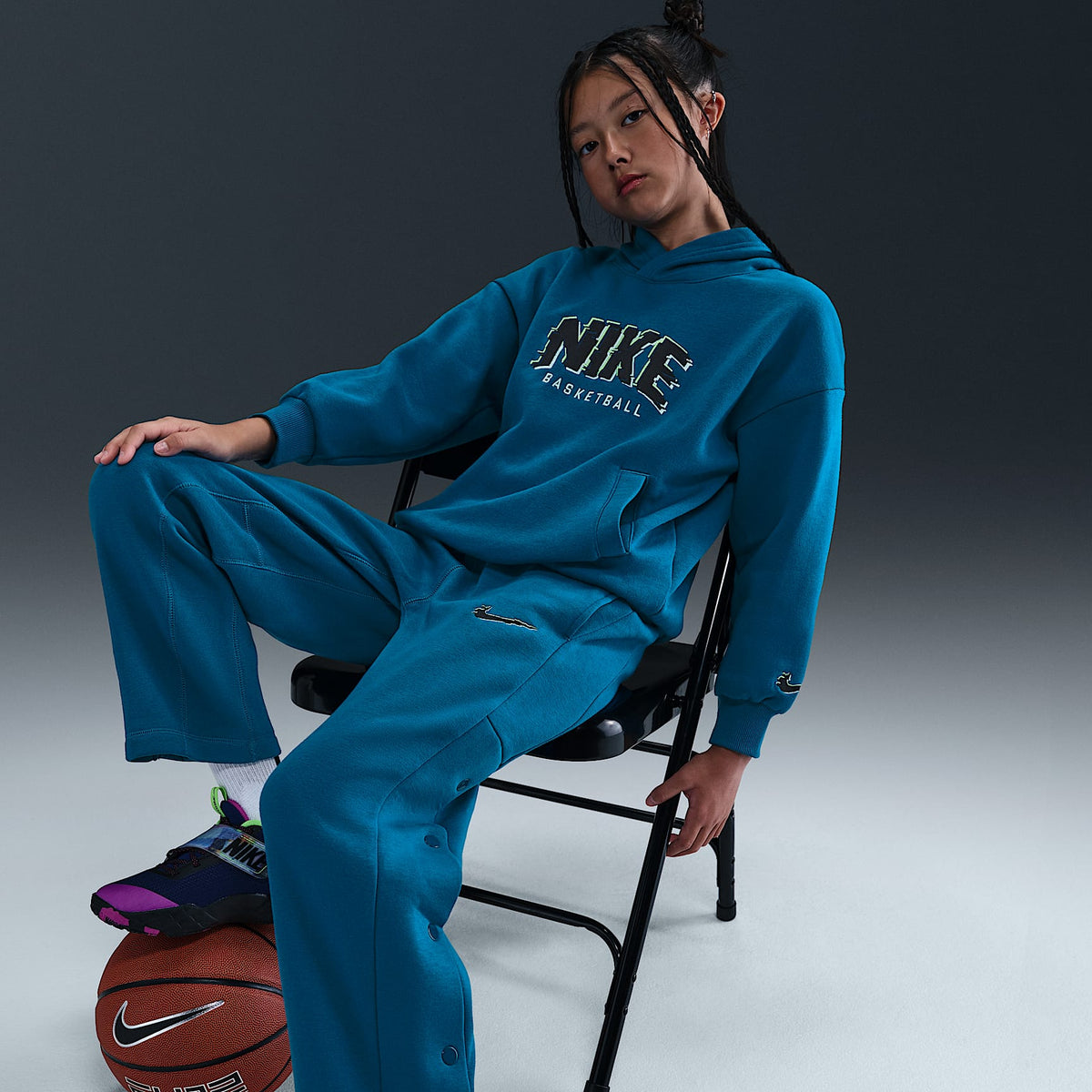 Pants de tejido Fleece para niños talla grande Nike Culture of Basketball – Verde abismo/Negro – vista 5