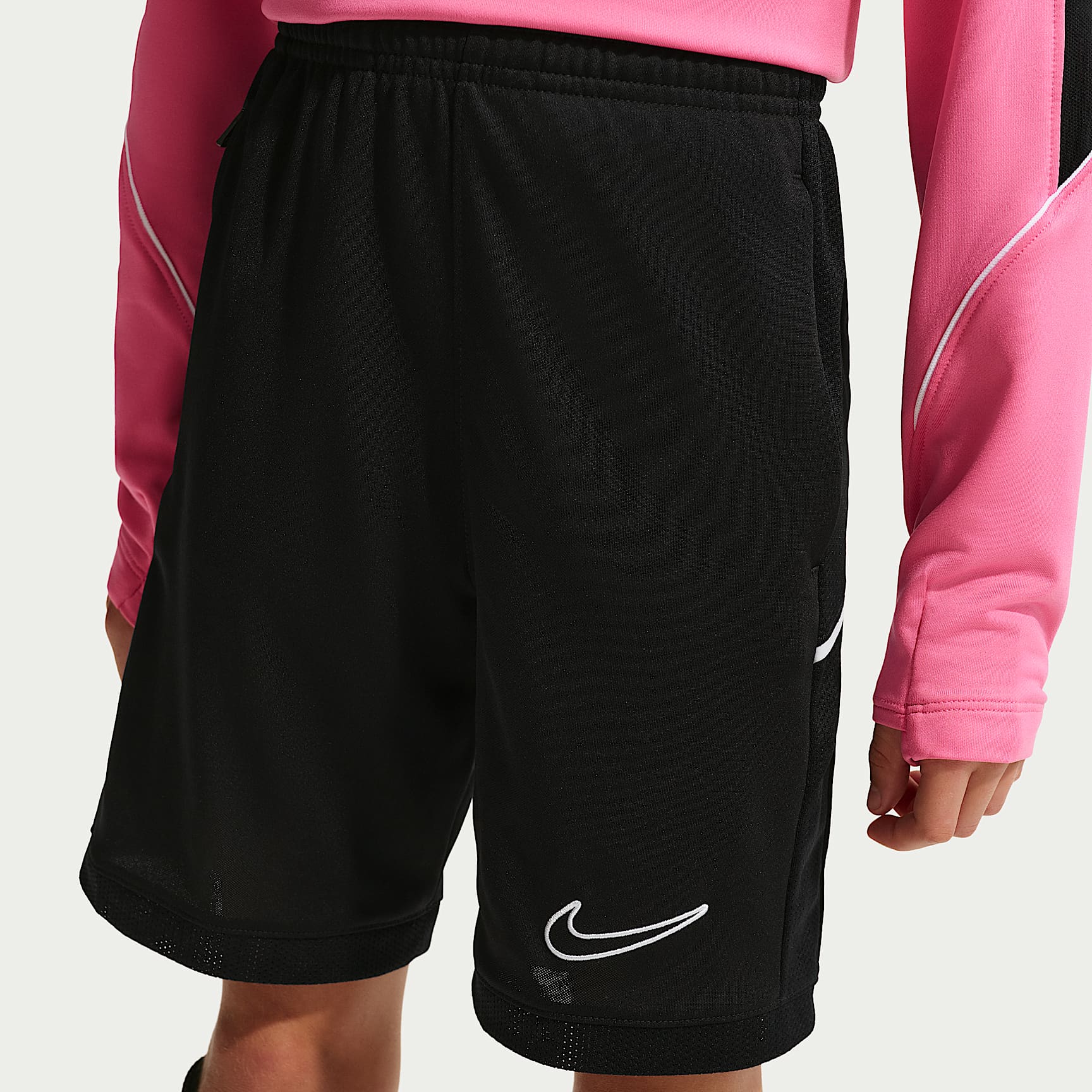 Shorts de fútbol de tejido Knit Dri-FIT para niños talla grande Nike Academy – Negro/Negro/Blanco – vista 2
