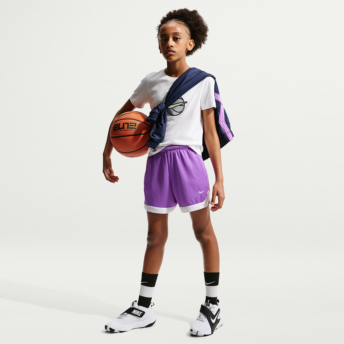 Shorts Dri-FIT Court de 13 cm para niños talla grande Nike – Violeta brillante/Blanco – vista 1