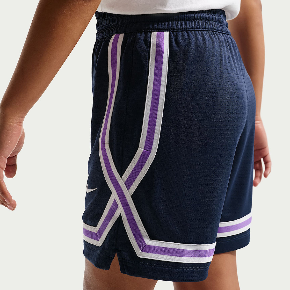 Shorts de básquetbol Dri-FIT de 13 cm para niños talla grande Nike Crossover – Azul marino medianoche/Blanco – vista 3