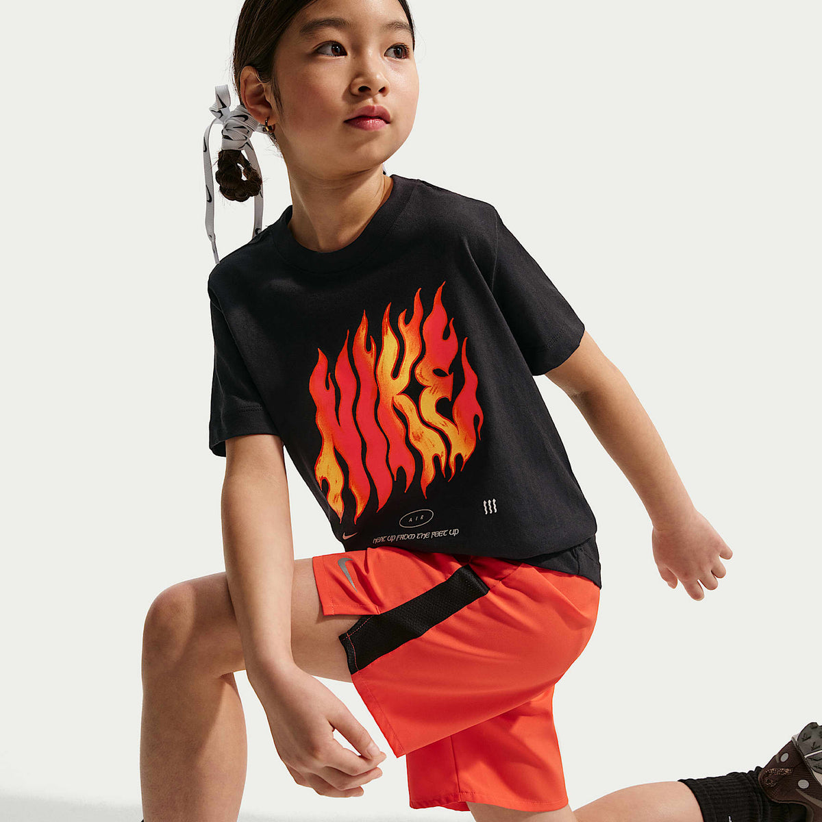 Playera Dri-FIT para niños talla grande Nike Legend – Negro – vista 3