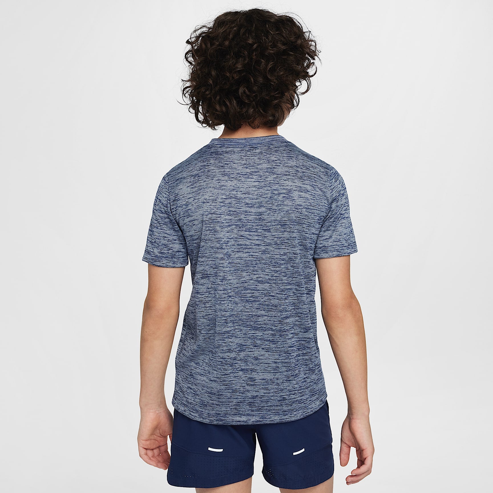 Playera de entrenamiento Dri-FIT para niños talla grande Nike Legend – Azul marino medianoche/Puro/Jaspeado – vista 2