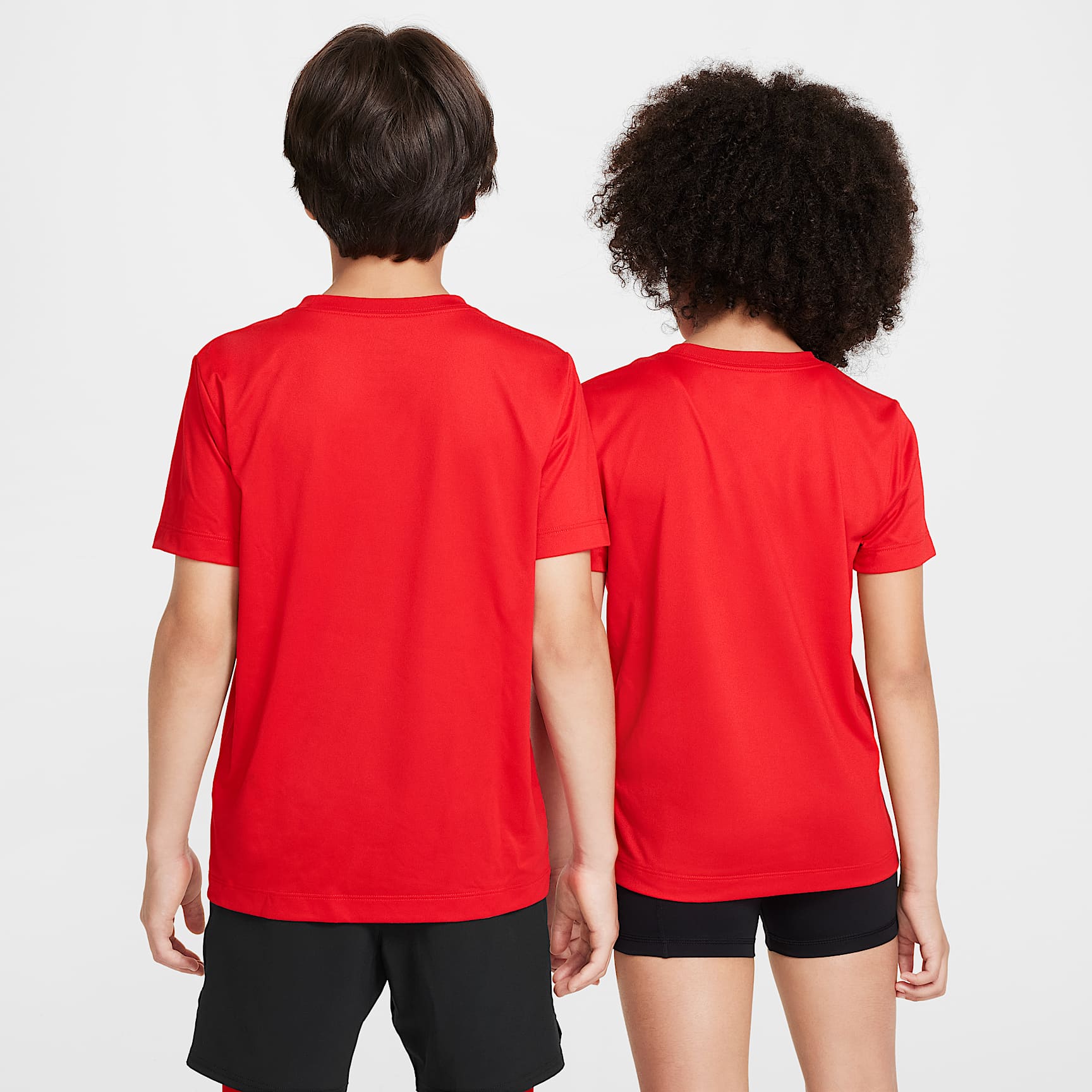 Playera Dri-FIT para niños talla grande Nike Legend – Rojo universitario – vista 2