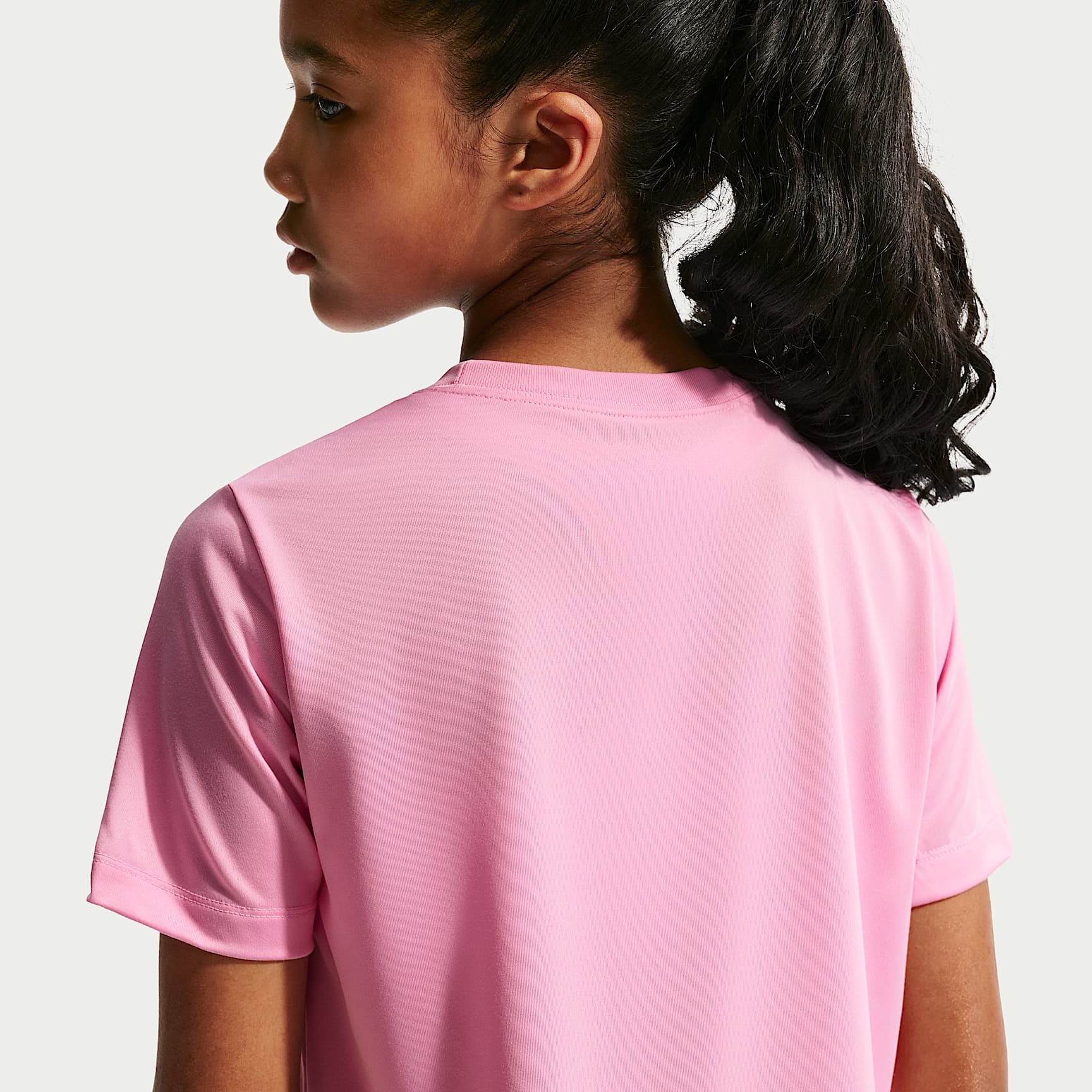 Playera Dri-FIT para niños talla grande Nike Legend – Rosa amanecer – vista 2