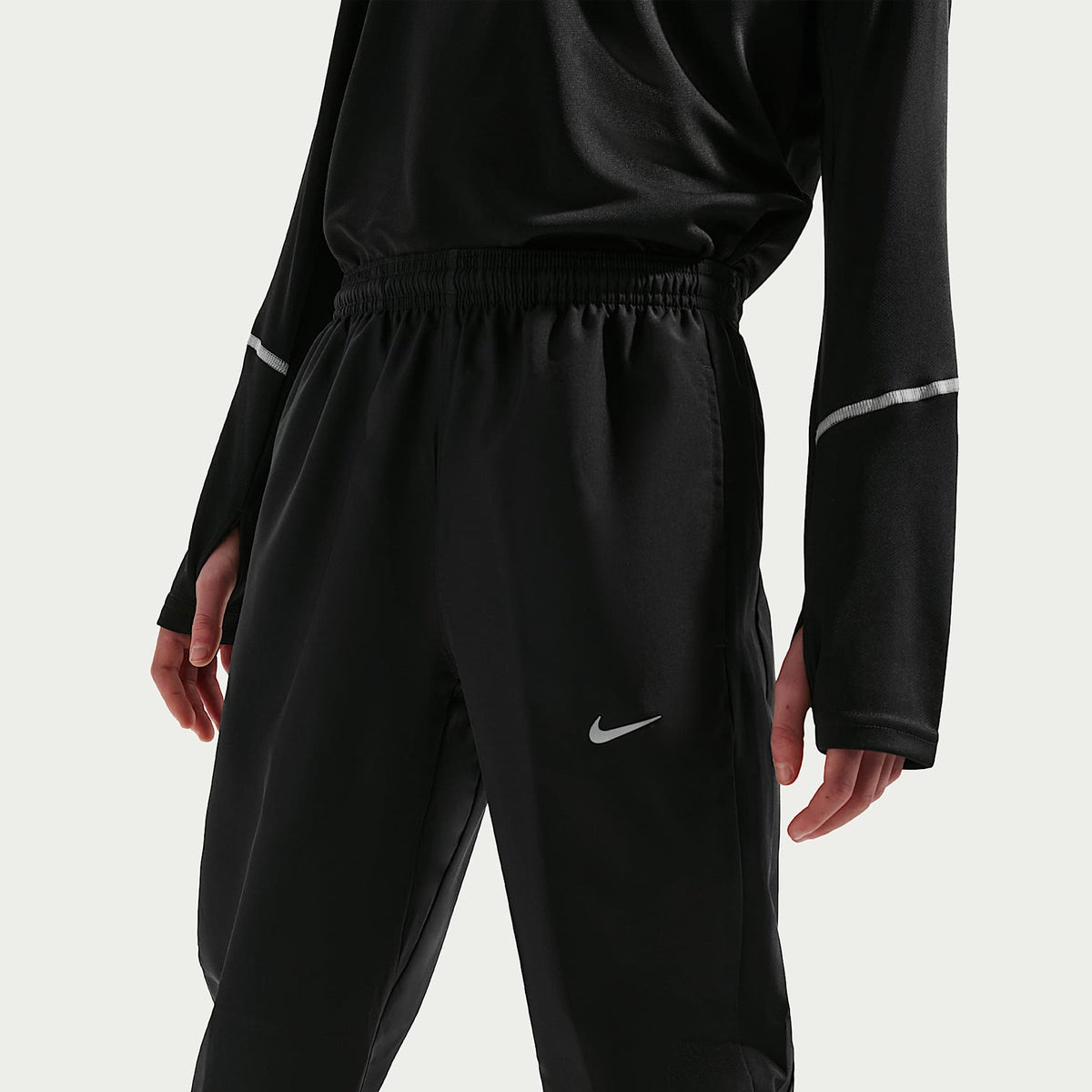 Pants de tejido Woven Dri-FIT para niños talla grande Nike Miler – Negro – vista 2