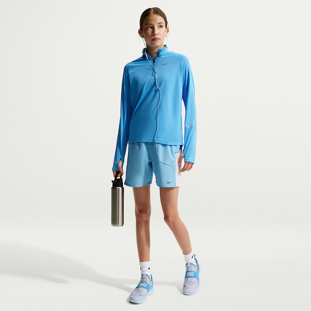 Shorts de entrenamiento Dri-FIT para niños talla grande Nike Miler – Azul fútbol/Blanco – vista 1