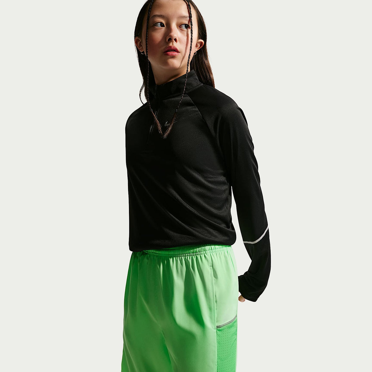 Shorts de entrenamiento Dri-FIT para niños talla grande Nike Miler – Verde ilusión/Verde chispa claro – vista 4