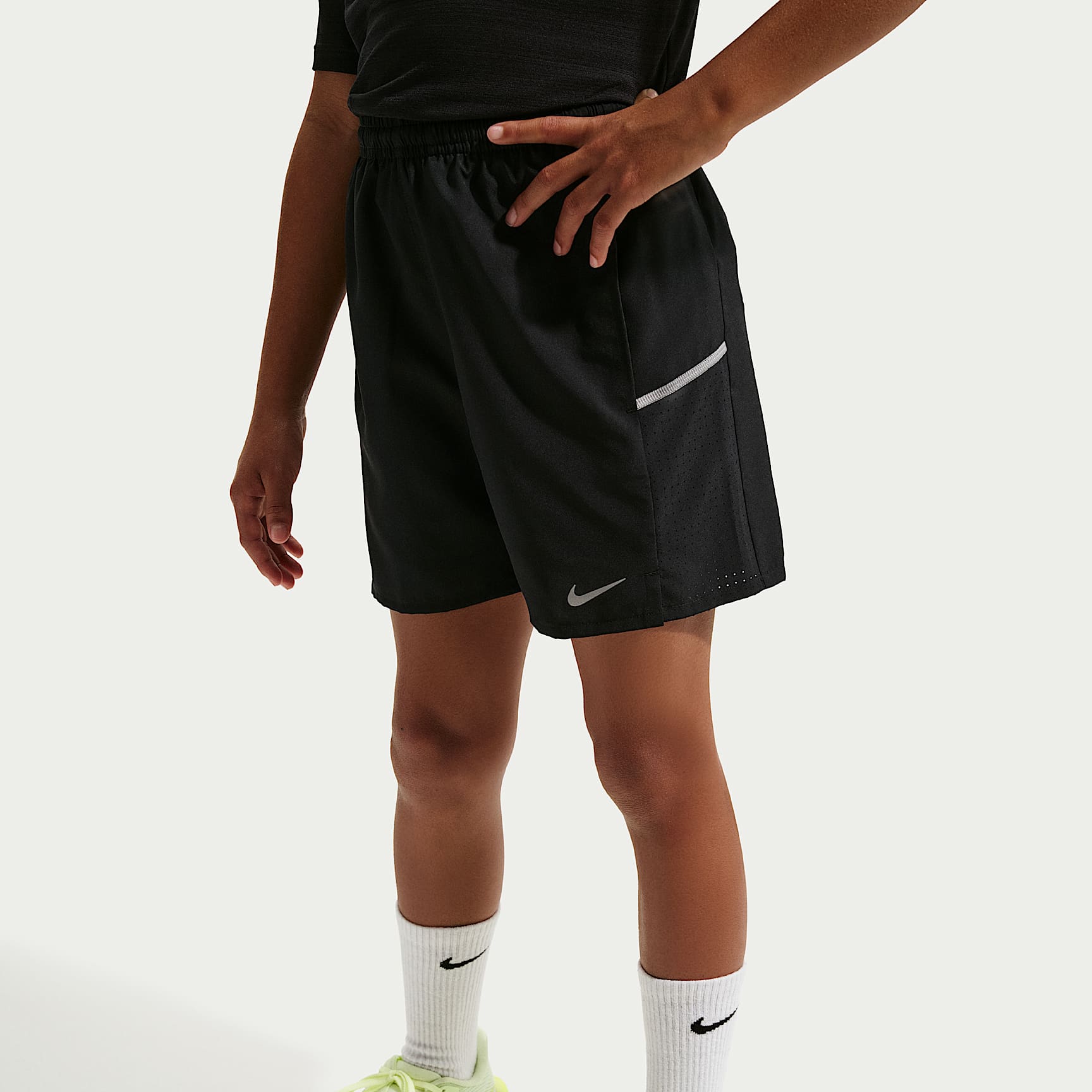 Shorts de entrenamiento Dri-FIT para niños talla grande Nike Miler – Negro/Negro – vista 2