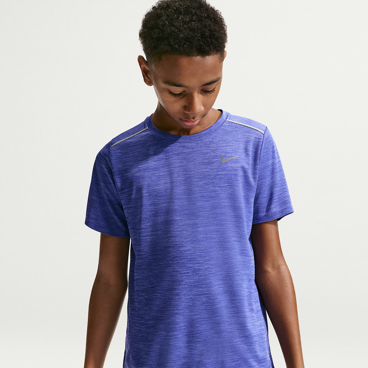 Playera de manga corta Nike Miler Dri-FIT para niños talla grande – Lapislázuli/Royal pulso/Jaspeado – vista 1
