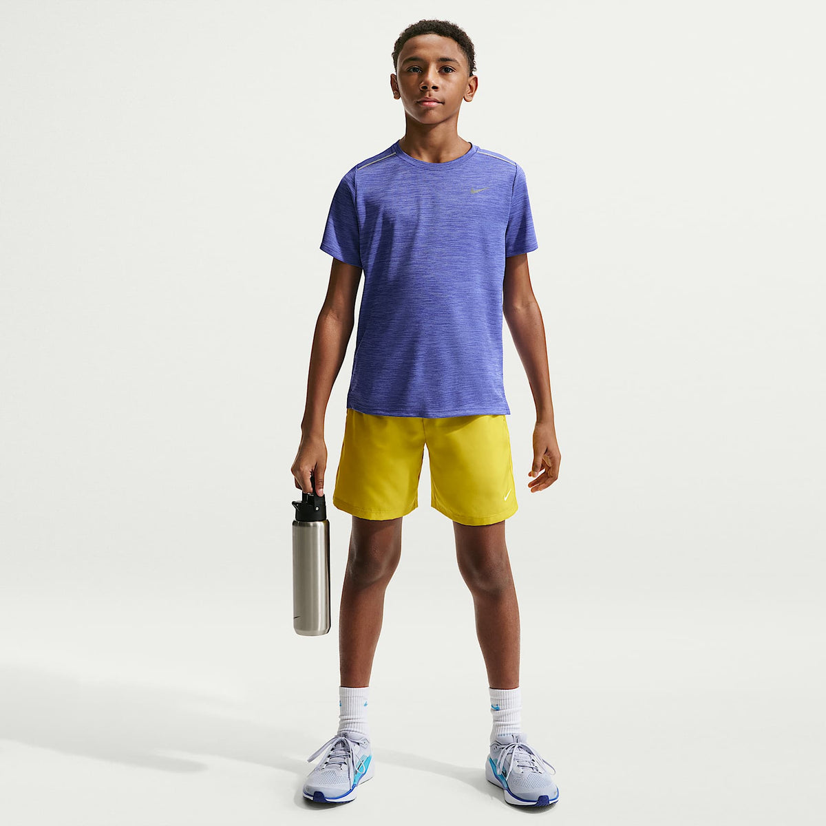 Playera de manga corta Nike Miler Dri-FIT para niños talla grande – Lapislázuli/Royal pulso/Jaspeado – vista 4