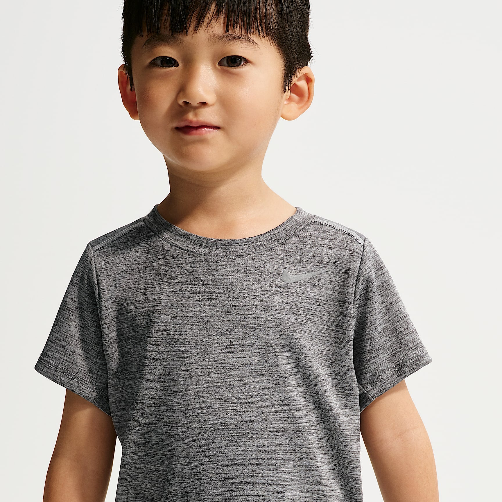 Conjunto de playera Miler y shorts Dri-FIT infantil Nike – Gris humo – vista 2