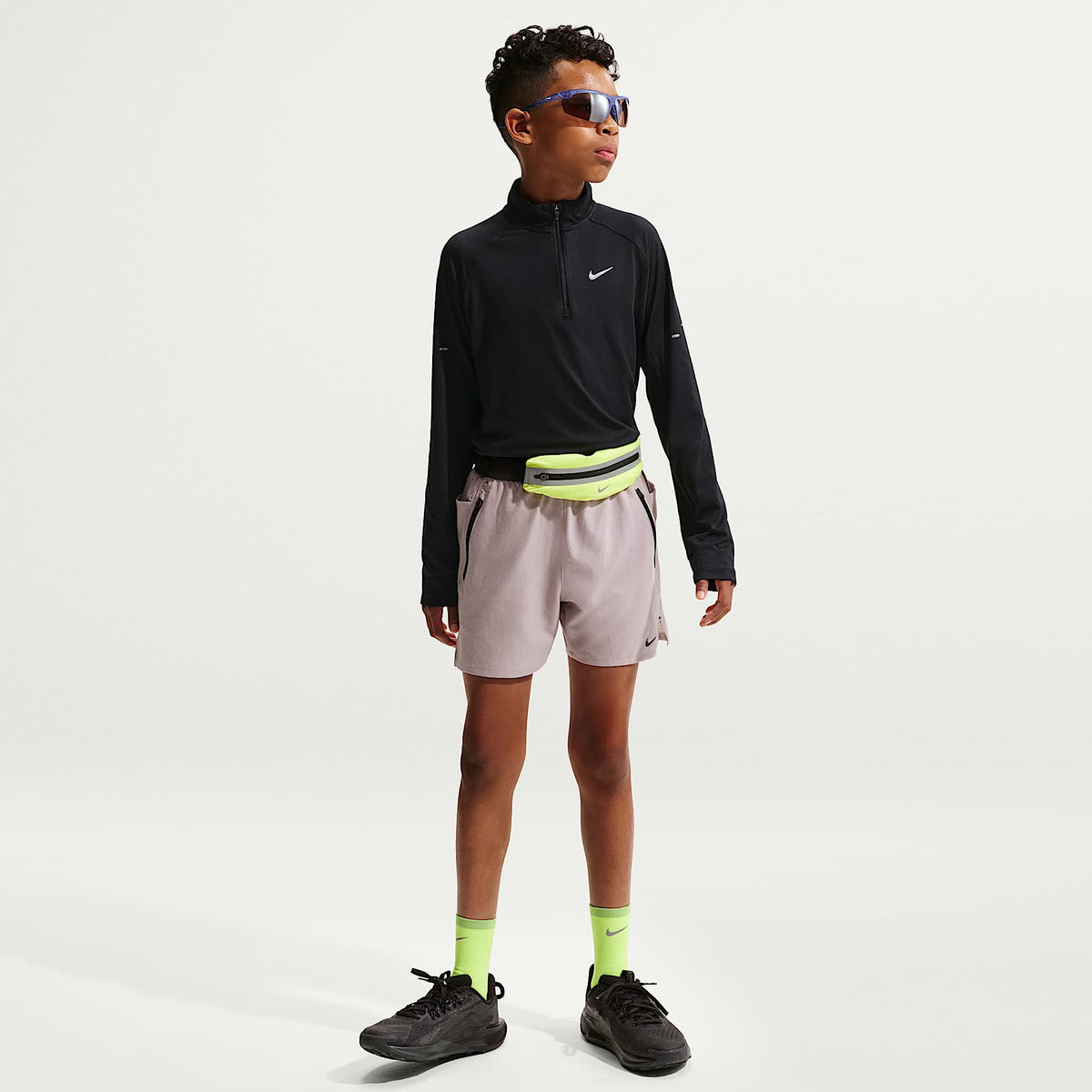 Sudadera Dri-FIT de medio cierre para niños Nike Stride – Negro – vista 4