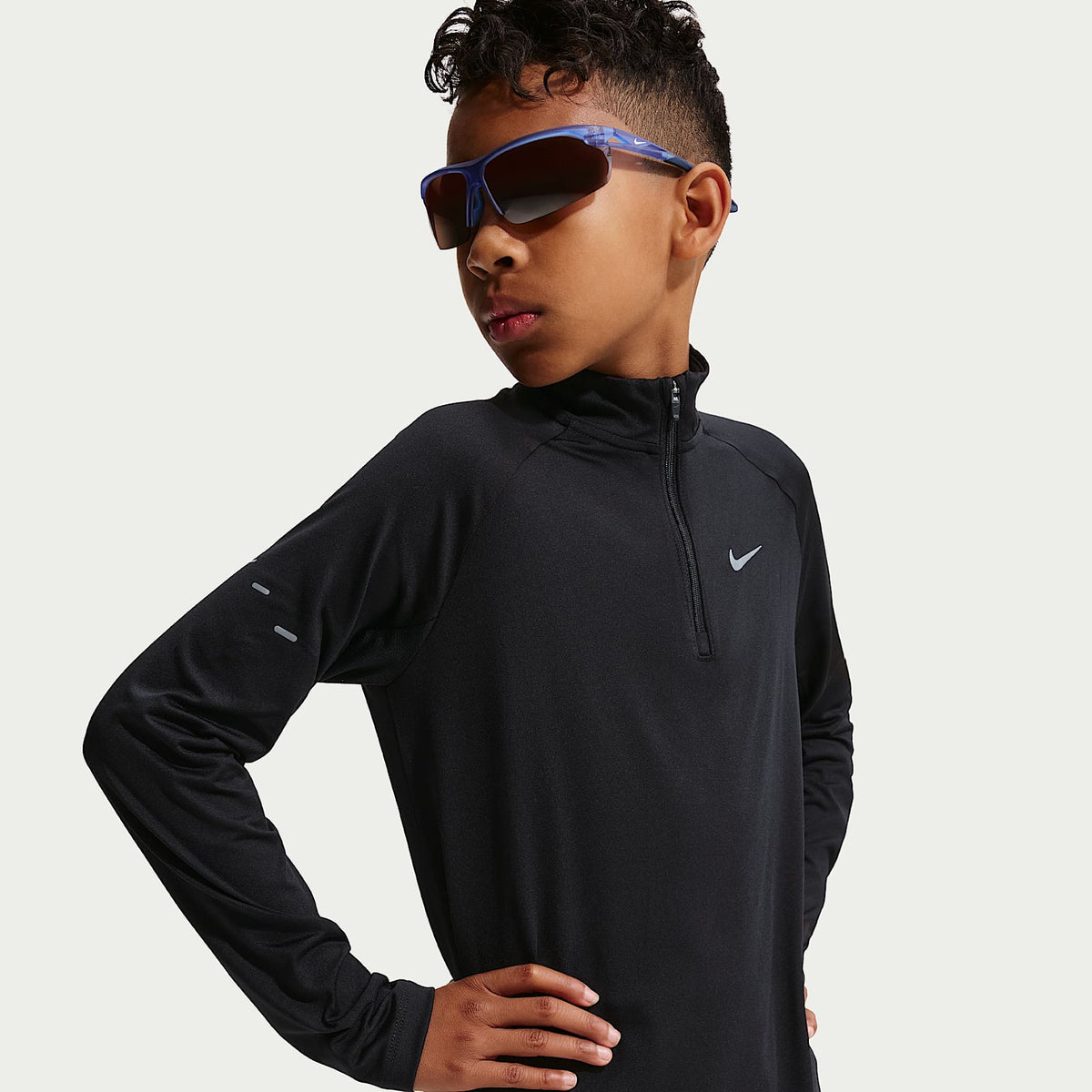 Sudadera Dri-FIT de medio cierre para niños Nike Stride – Negro – vista 1