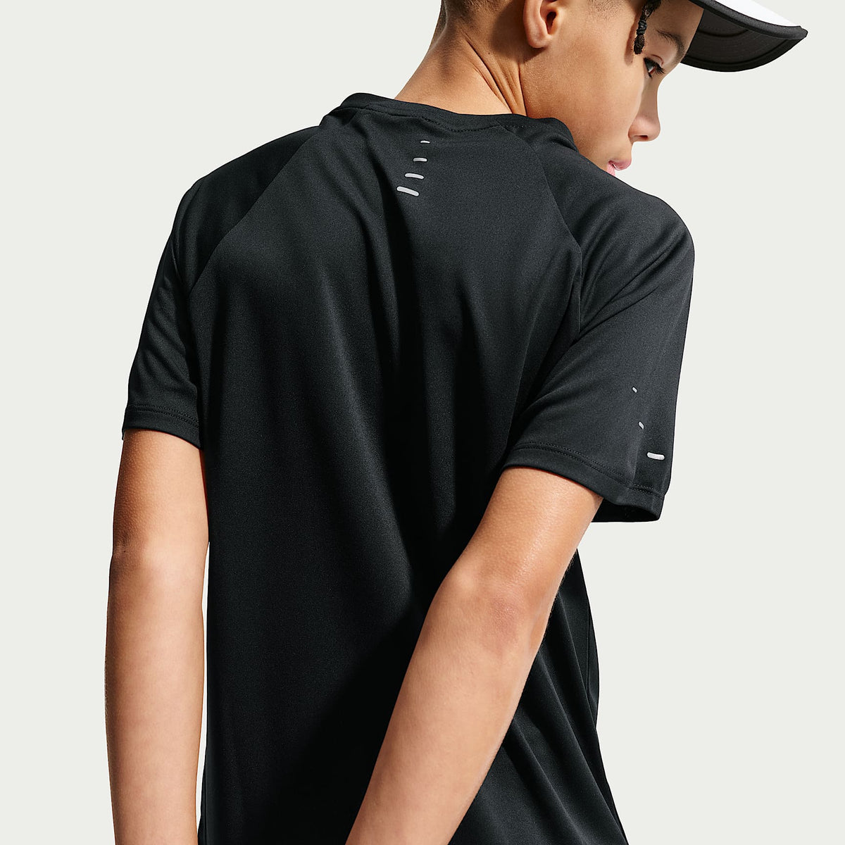 Playera de manga corta Dri-FIT para niños talla grande Nike Stride – Negro – vista 5