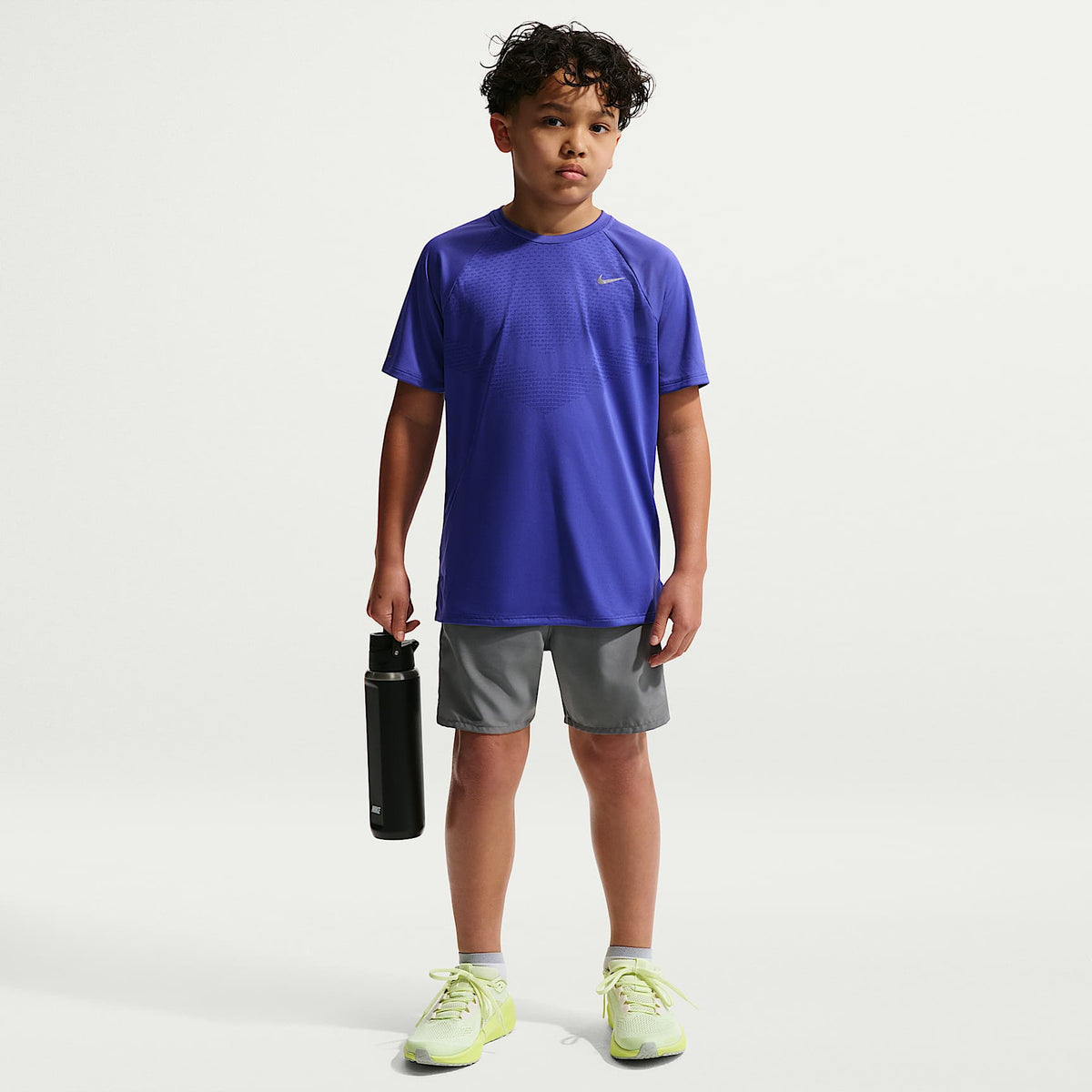 Playera de manga corta Dri-FIT para niños talla grande Nike Stride – Lapislázuli – vista 4