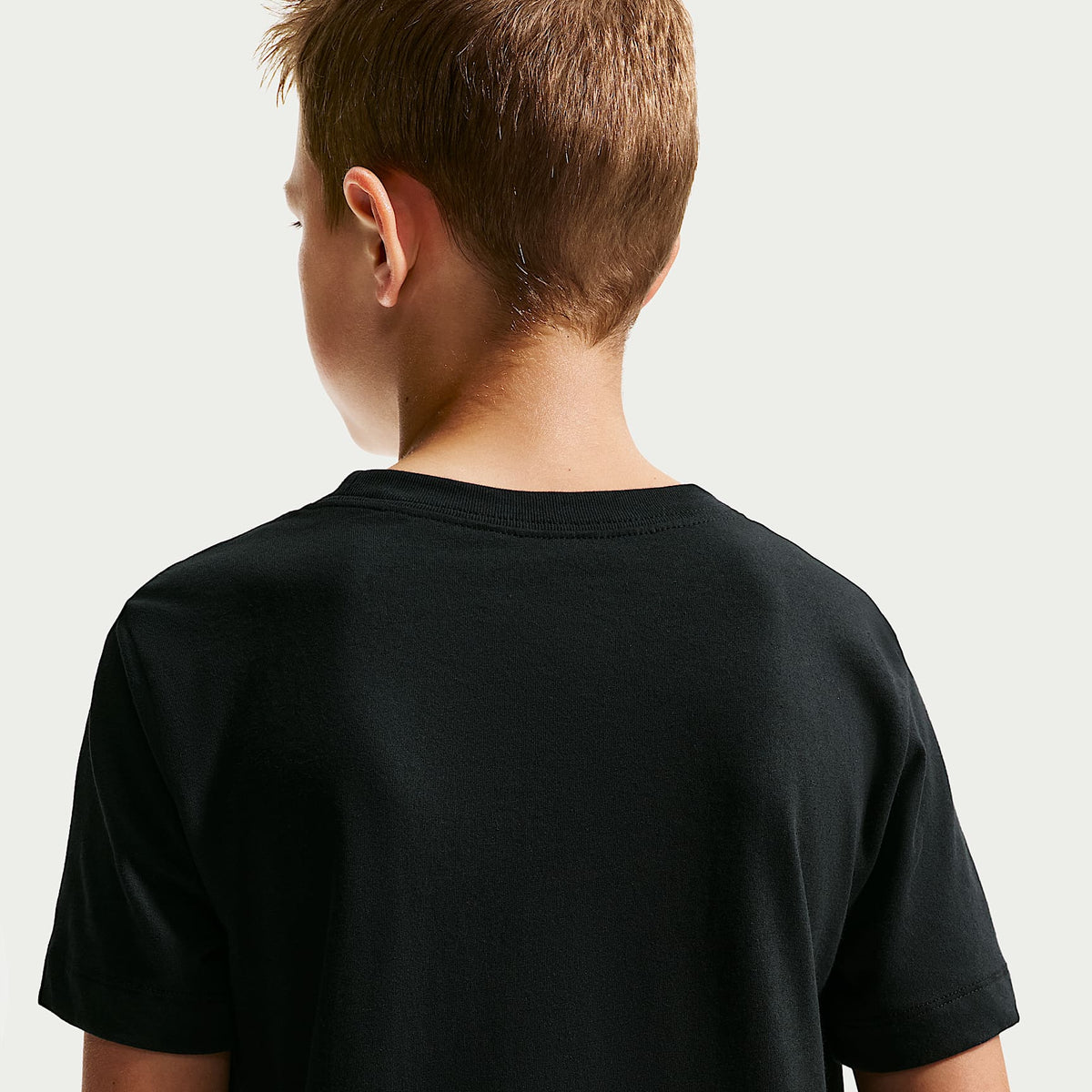 Playera Dri-FIT para niños de talla grande Nike – Negro – vista 2