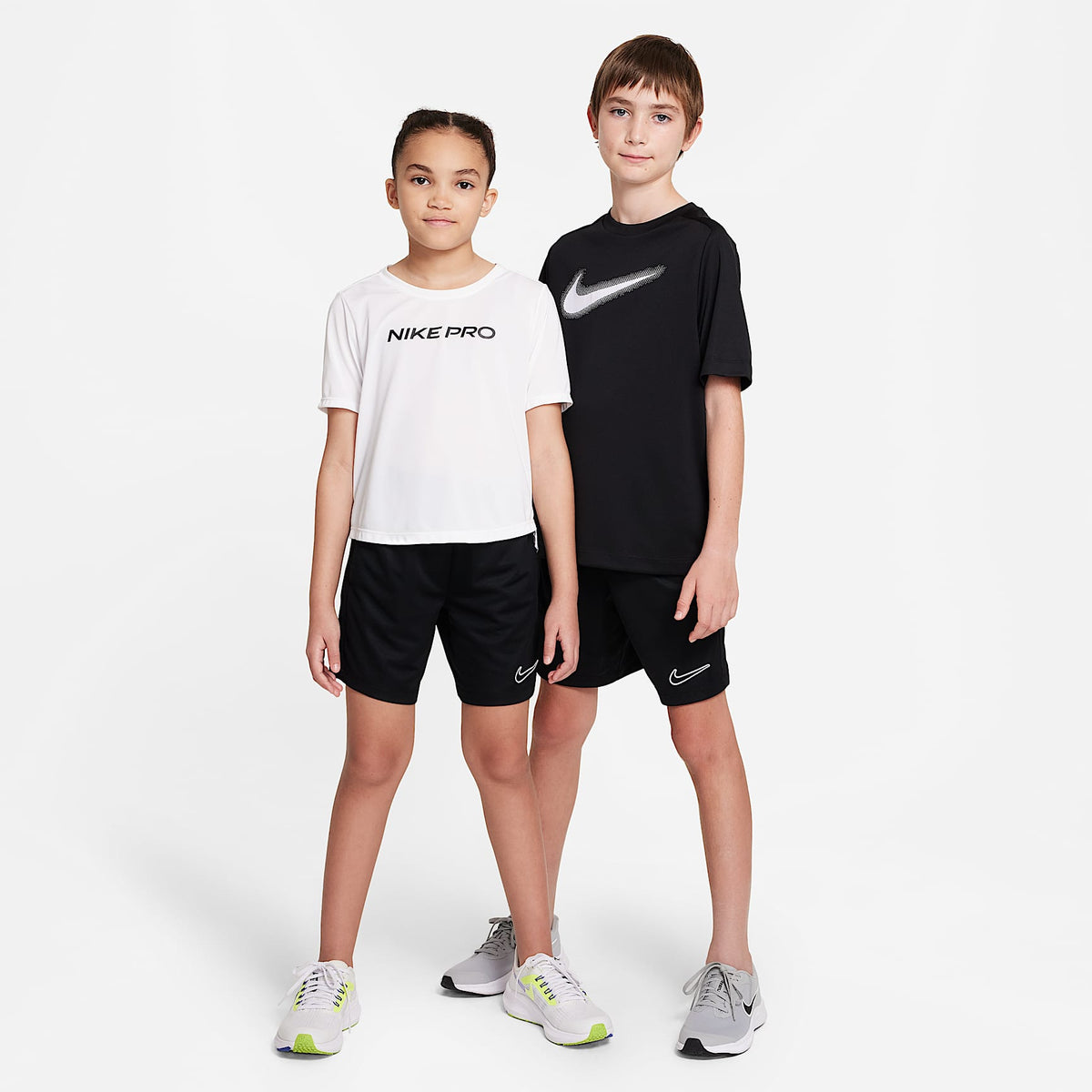 Shorts Dri-FIT para niños talla grande Nike Trophy23 – Negro/Negro/Blanco – vista 8