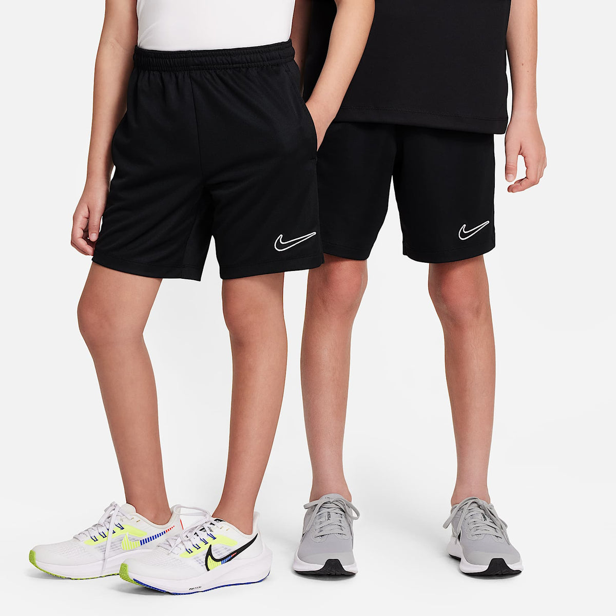 Shorts Dri-FIT para niños talla grande Nike Trophy23 – Negro/Negro/Blanco – vista 1