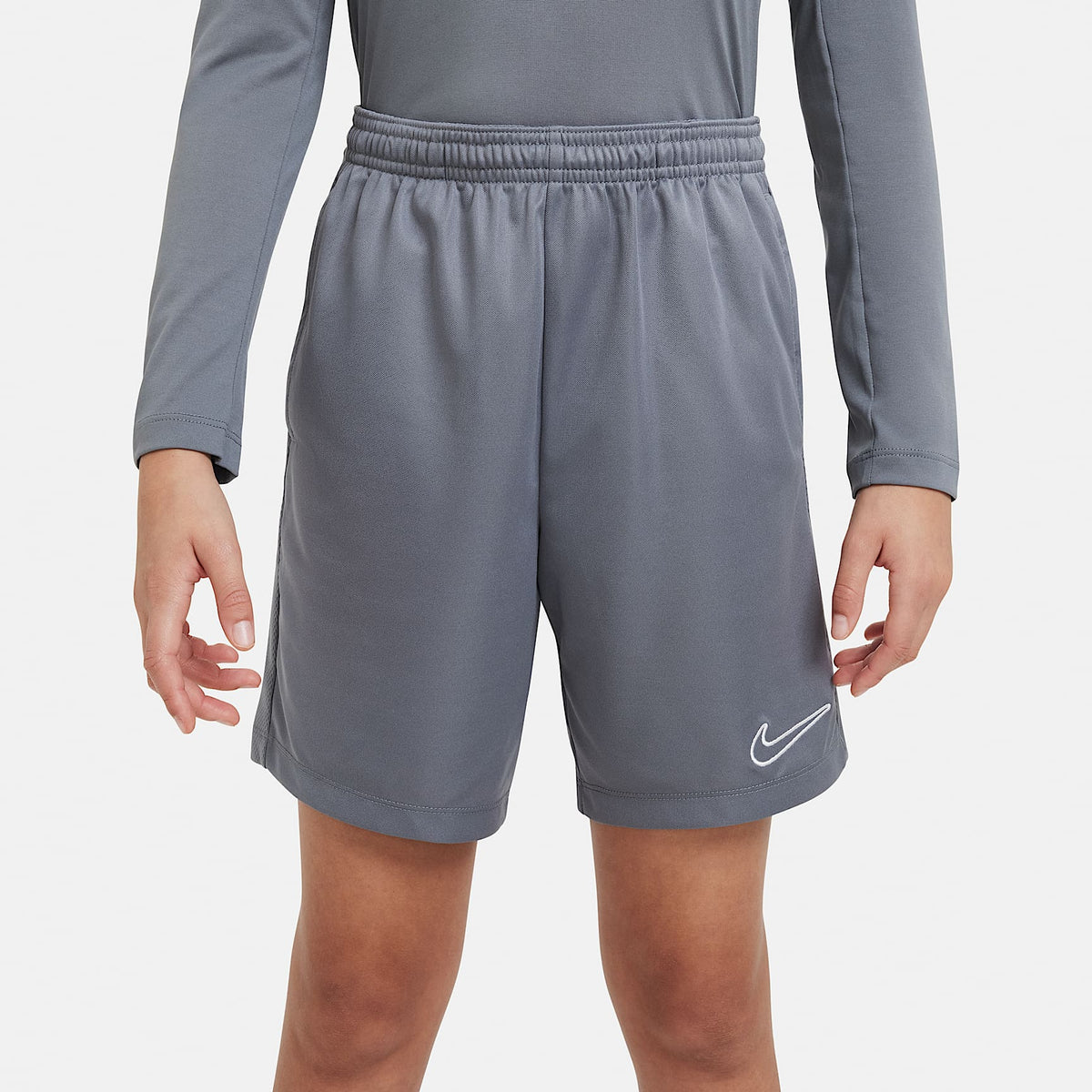 Shorts Dri-FIT para niños talla grande Nike Trophy23 – Gris humo/Gris humo/Blanco – vista 3