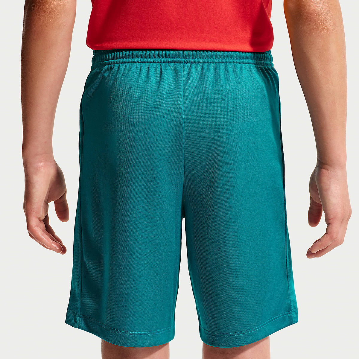 Shorts Dri-FIT para niños talla grande Nike Trophy23 – Abeto brillante/Abeto brillante/Blanco – vista 3