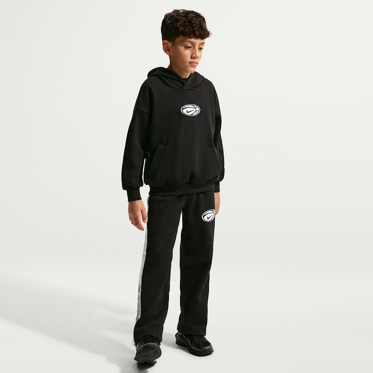 Sudadera con gorro de básquetbol Dri-FIT para niños talla grande Nike – Negro/Blanco – vista 7