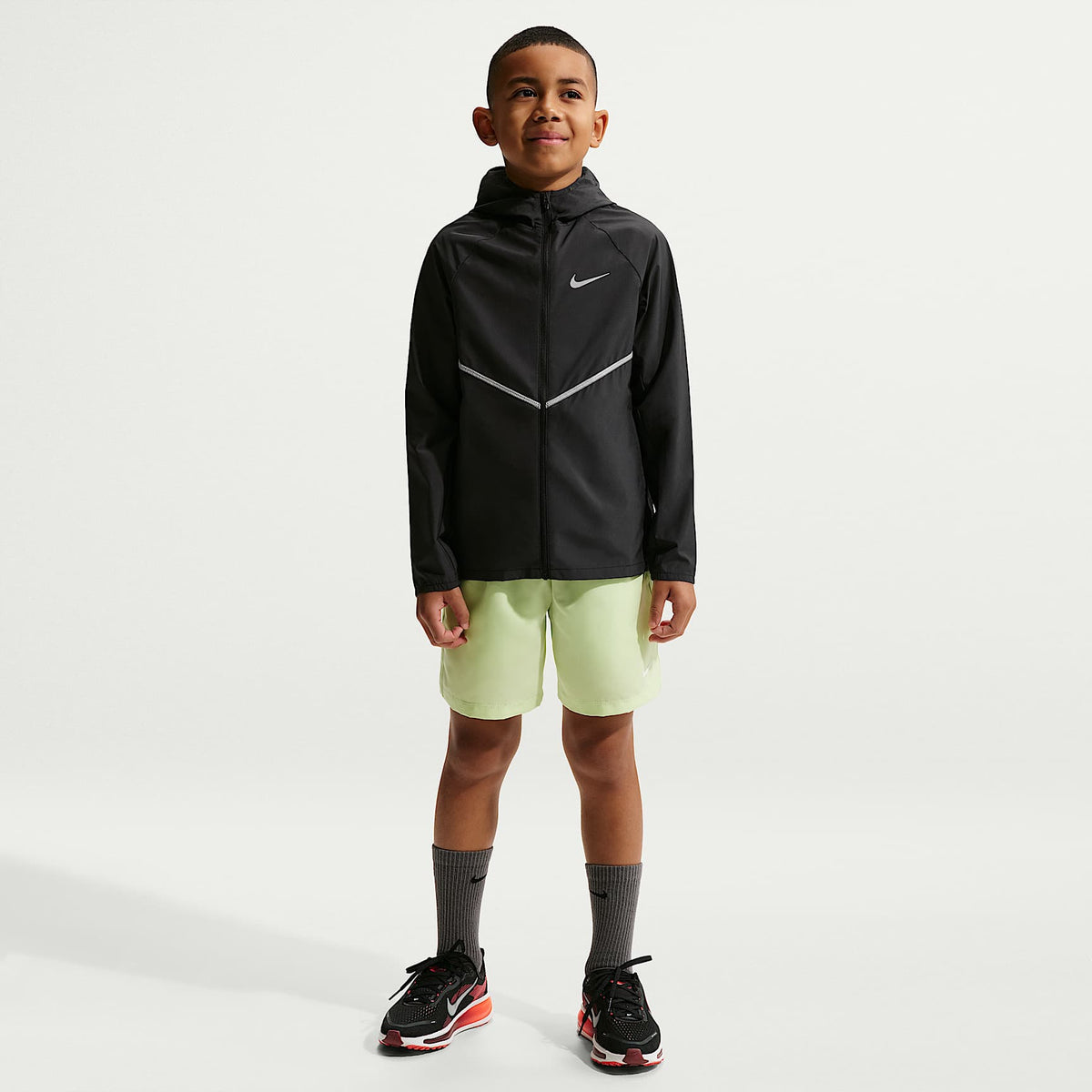 Chamarra de entrenamiento para niños Nike Miler Repel UV – Negro – vista 7