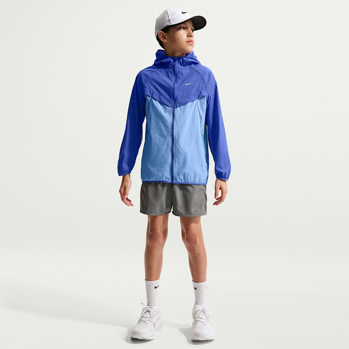 Chamarra de entrenamiento Nike Stride para niños Repel UV – Lapislázuli/Royal pulso – vista 4