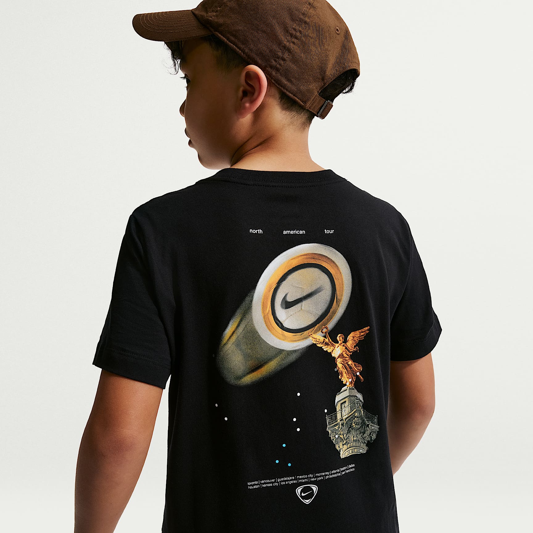Playera para niños talla grande Nike – Negro – vista 1
