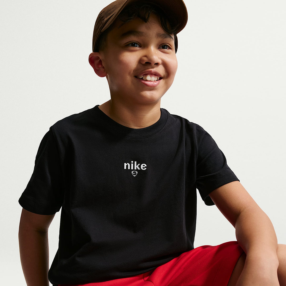 Playera para niños talla grande Nike – Negro – vista 3
