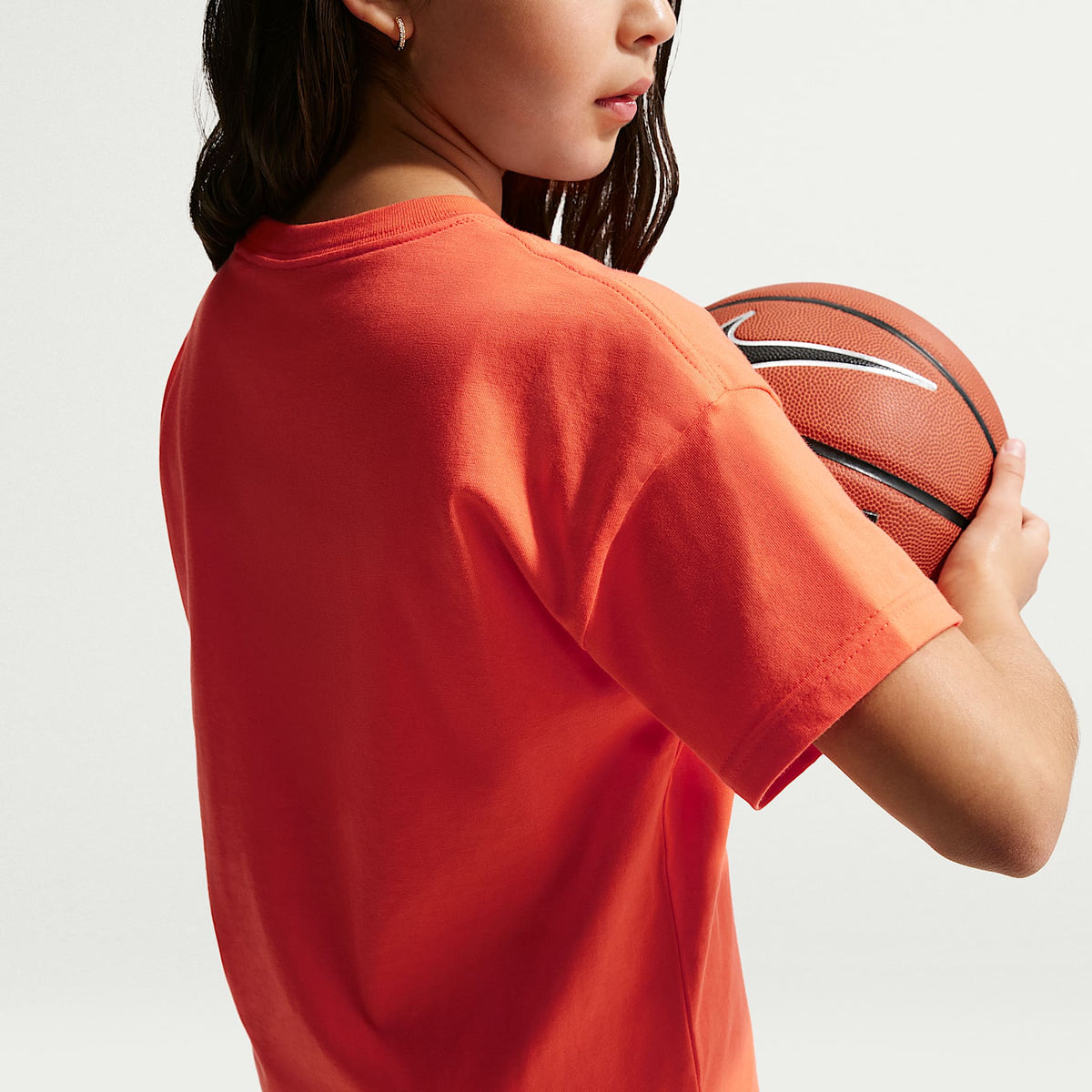 Playera para niños Nike Sportswear – Naranja césped – vista 2