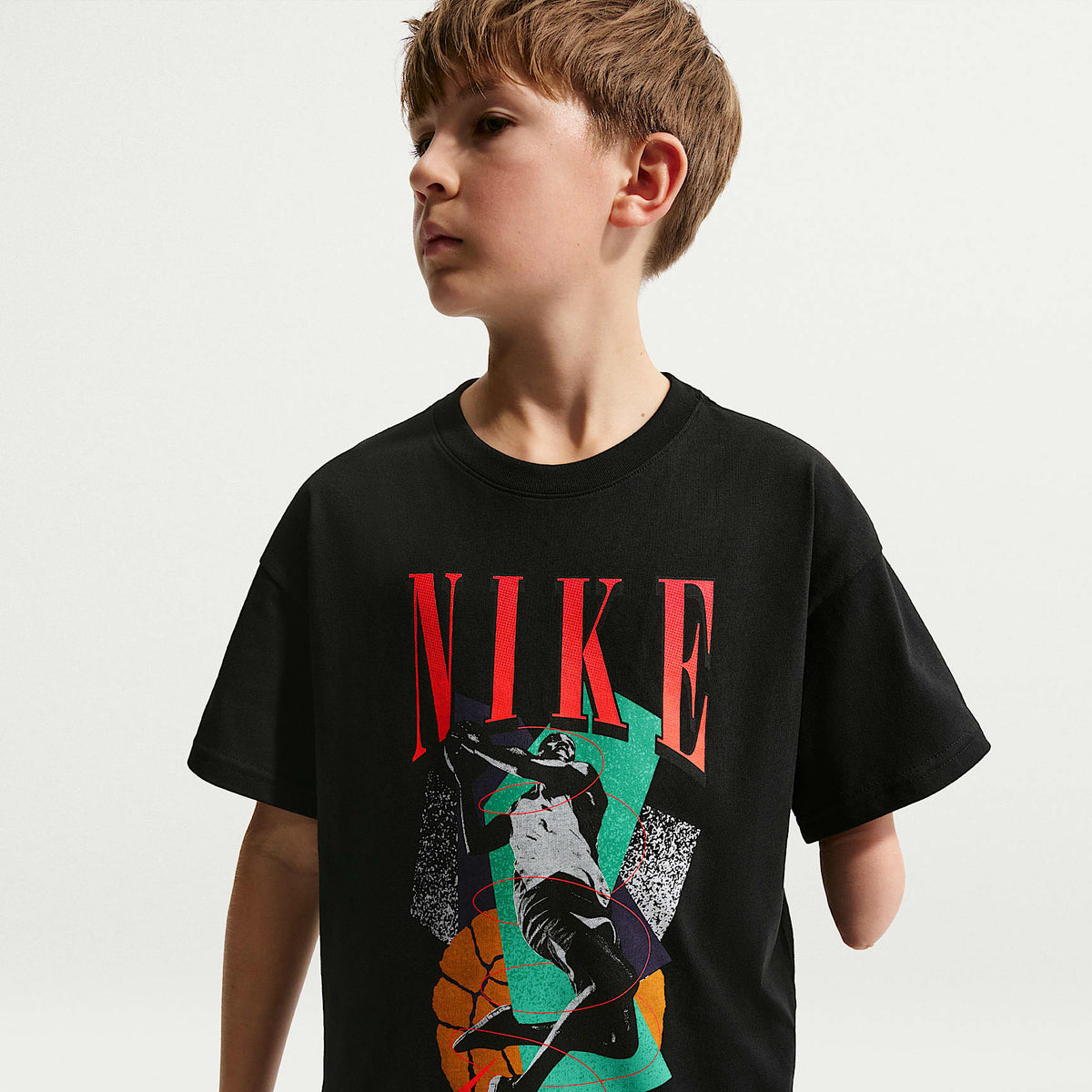 Playera Max90 para niños talla grande Nike – Negro – vista 1
