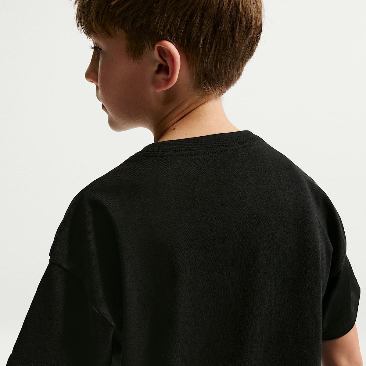 Playera Max90 para niños talla grande Nike – Negro – vista 2