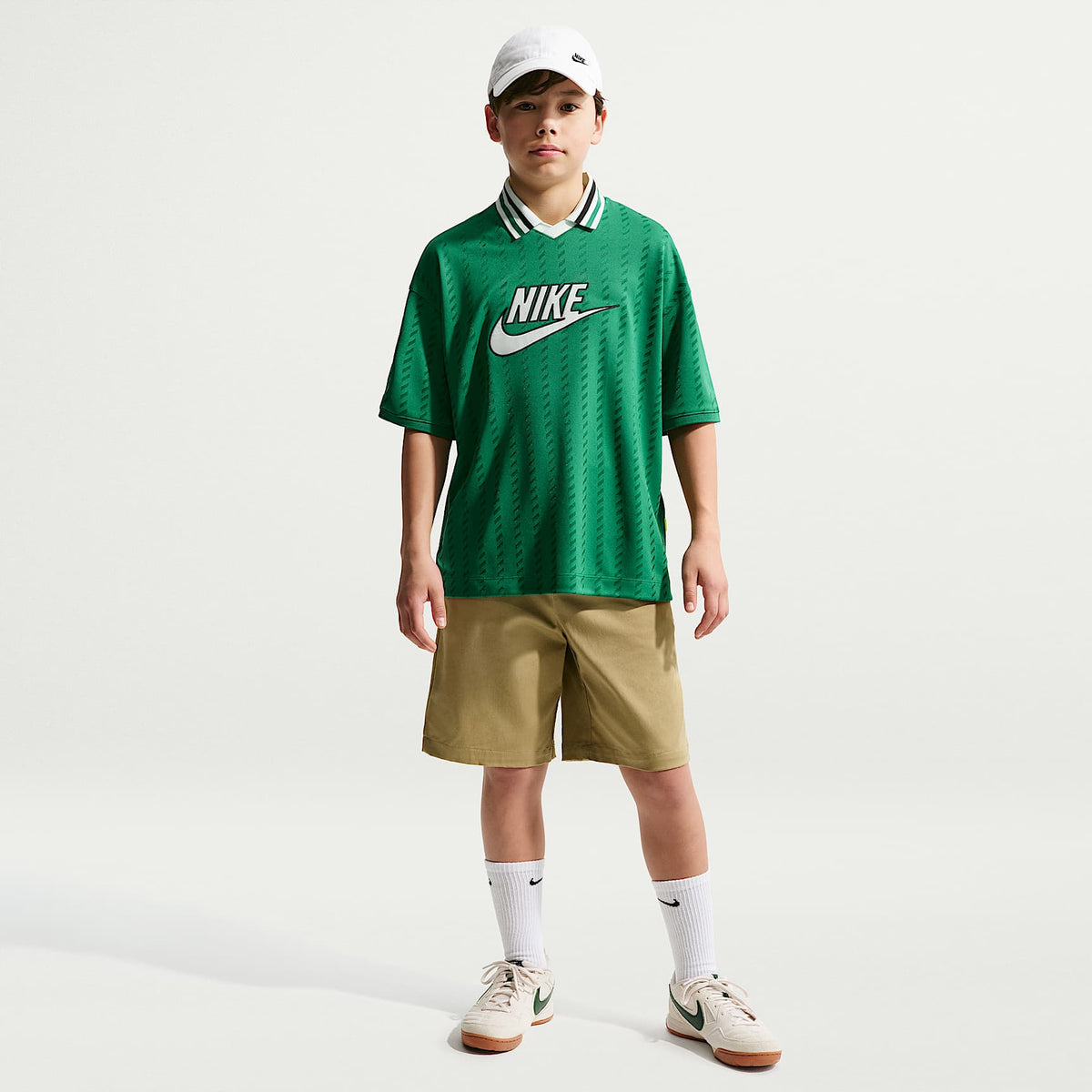 Jersey de manga corta Nike Sportswear para niños talla grande – Malaquita/Verde ligero/Negro/Verde ligero – vista 7