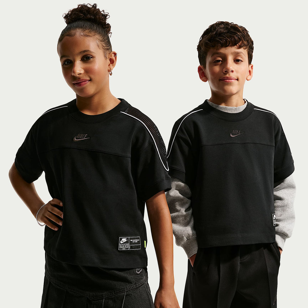 Playera de manga corta para niños talla grande Nike Sportswear Collection – Negro/Negro/Blanco/Negro – vista 1