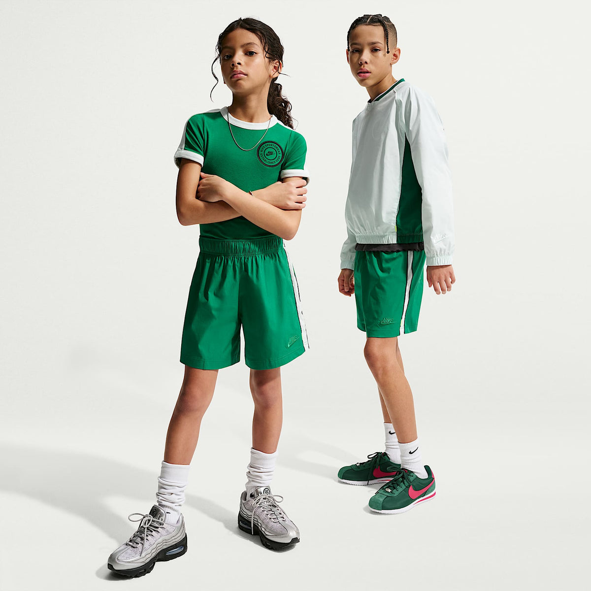 Shorts de tejido Woven para niños talla grande Nike Sportswear – Malaquita/Blanco/Negro/Malaquita – vista 1