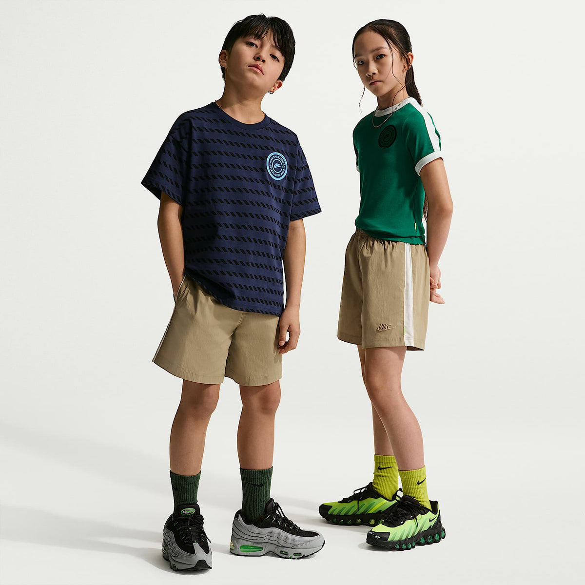 Shorts de tejido Woven para niños talla grande Nike Sportswear – Beige paracaídas/Blanco/Perla suave/Beige paracaídas – vista 1