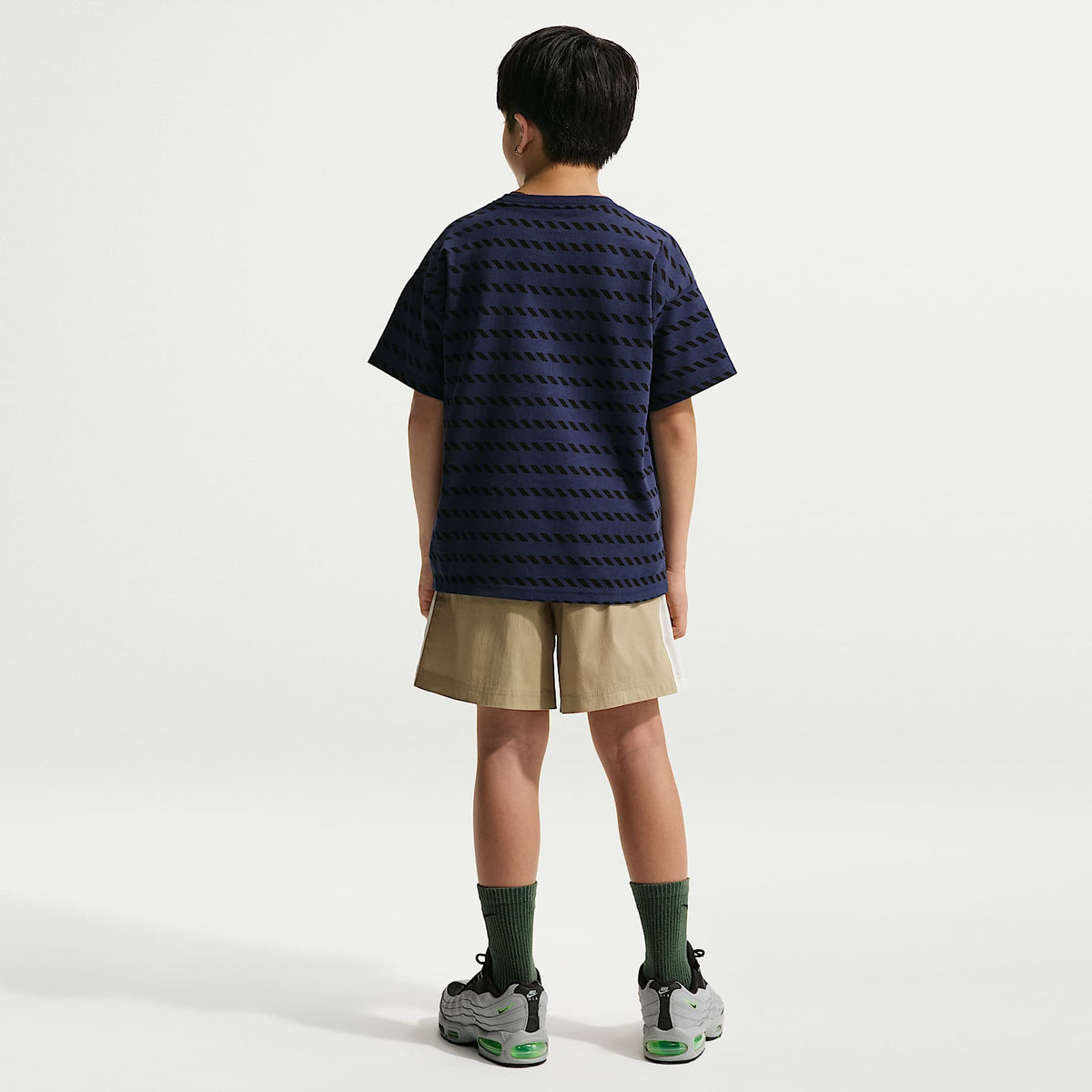 Shorts de tejido Woven para niños talla grande Nike Sportswear – Beige paracaídas/Blanco/Perla suave/Beige paracaídas – vista 6