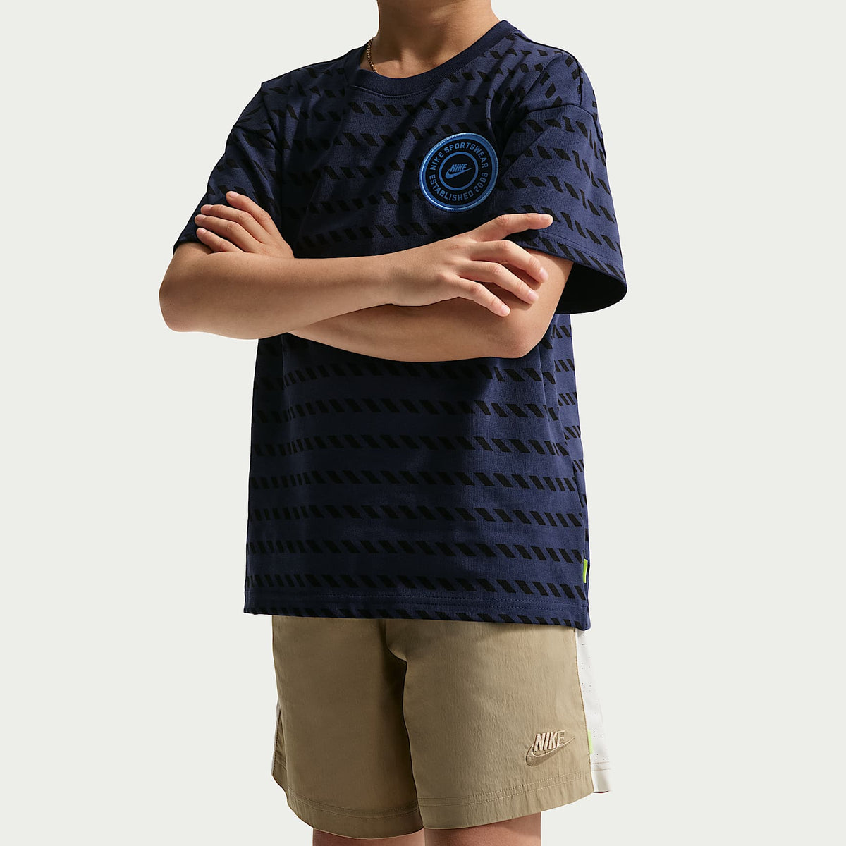 Shorts de tejido Woven para niños talla grande Nike Sportswear – Beige paracaídas/Blanco/Perla suave/Beige paracaídas – vista 4