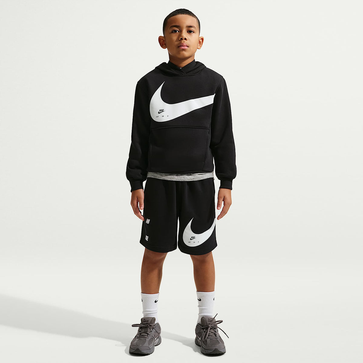 Sudadera con gorro para niños talla grande Nike Sportswear Club – Negro/Blanco – vista 7
