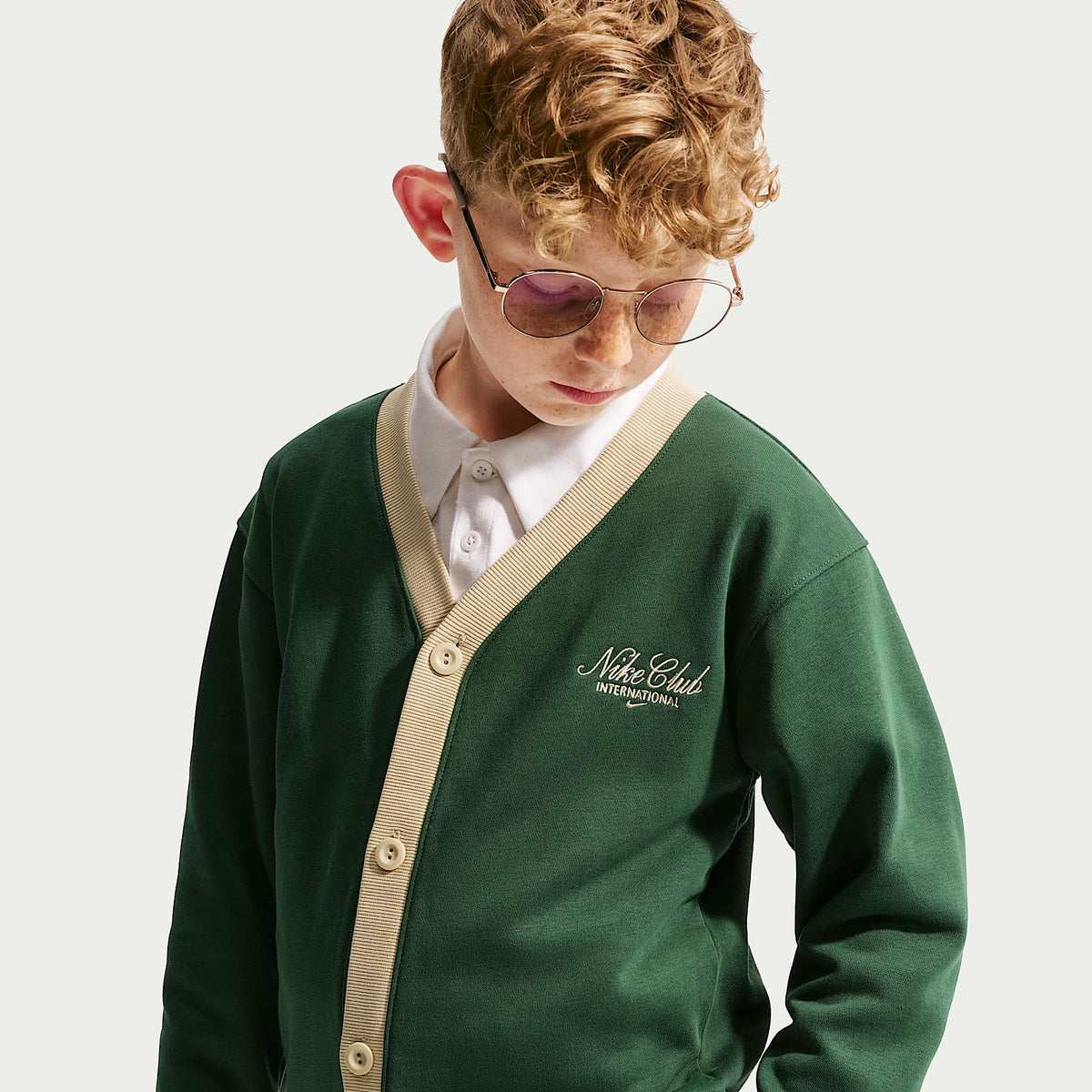 Cárdigan para niños talla grande Nike Sportswear Club – Abeto/Duna/Duna – vista 3