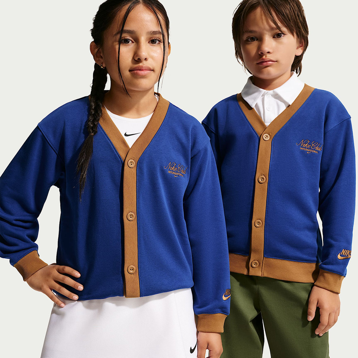Cárdigan para niños talla grande Nike Sportswear Club – Azul royal intenso/Marrón cerveza/Marrón cerveza – vista 1