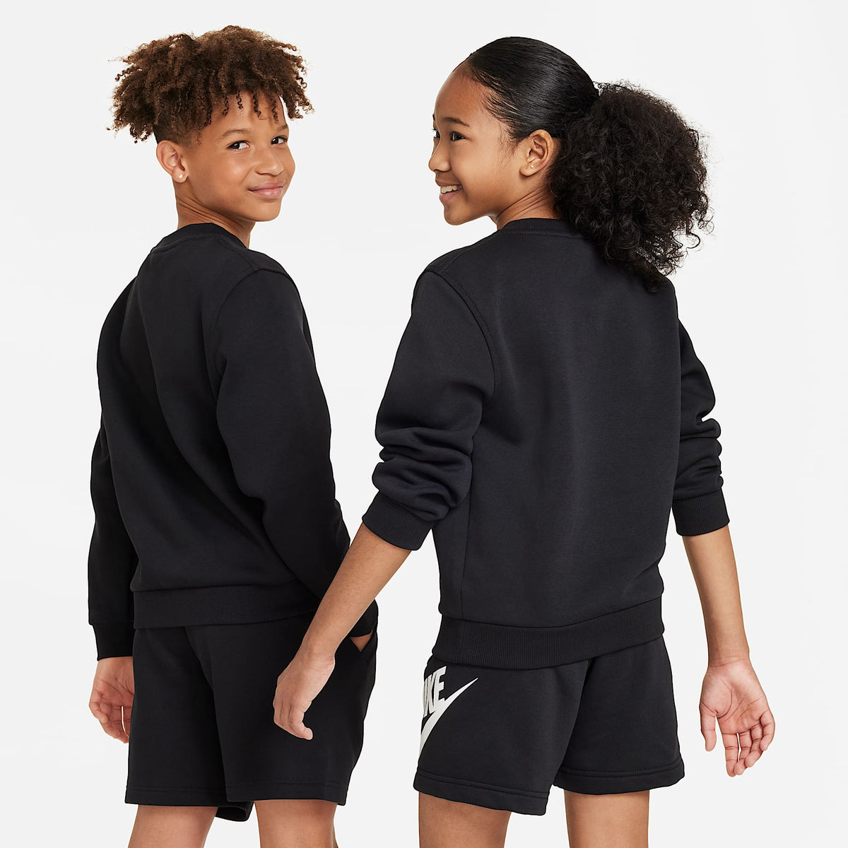 Sudadera para niños talla grande Nike Sportswear Club Fleece – Negro/Blanco – vista 2