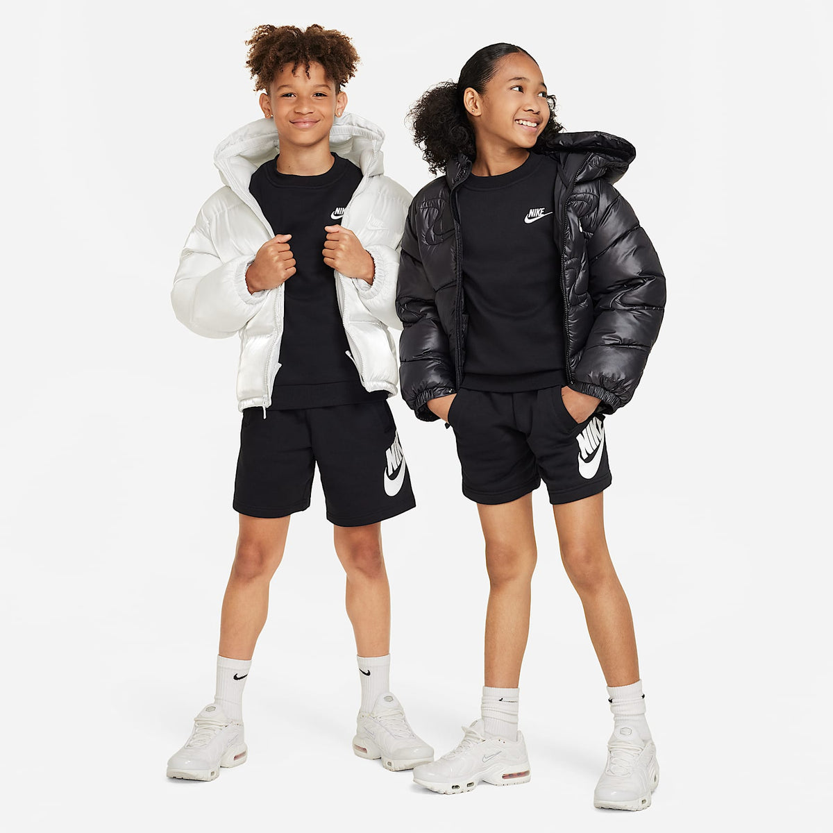 Sudadera para niños talla grande Nike Sportswear Club Fleece – Negro/Blanco – vista 4