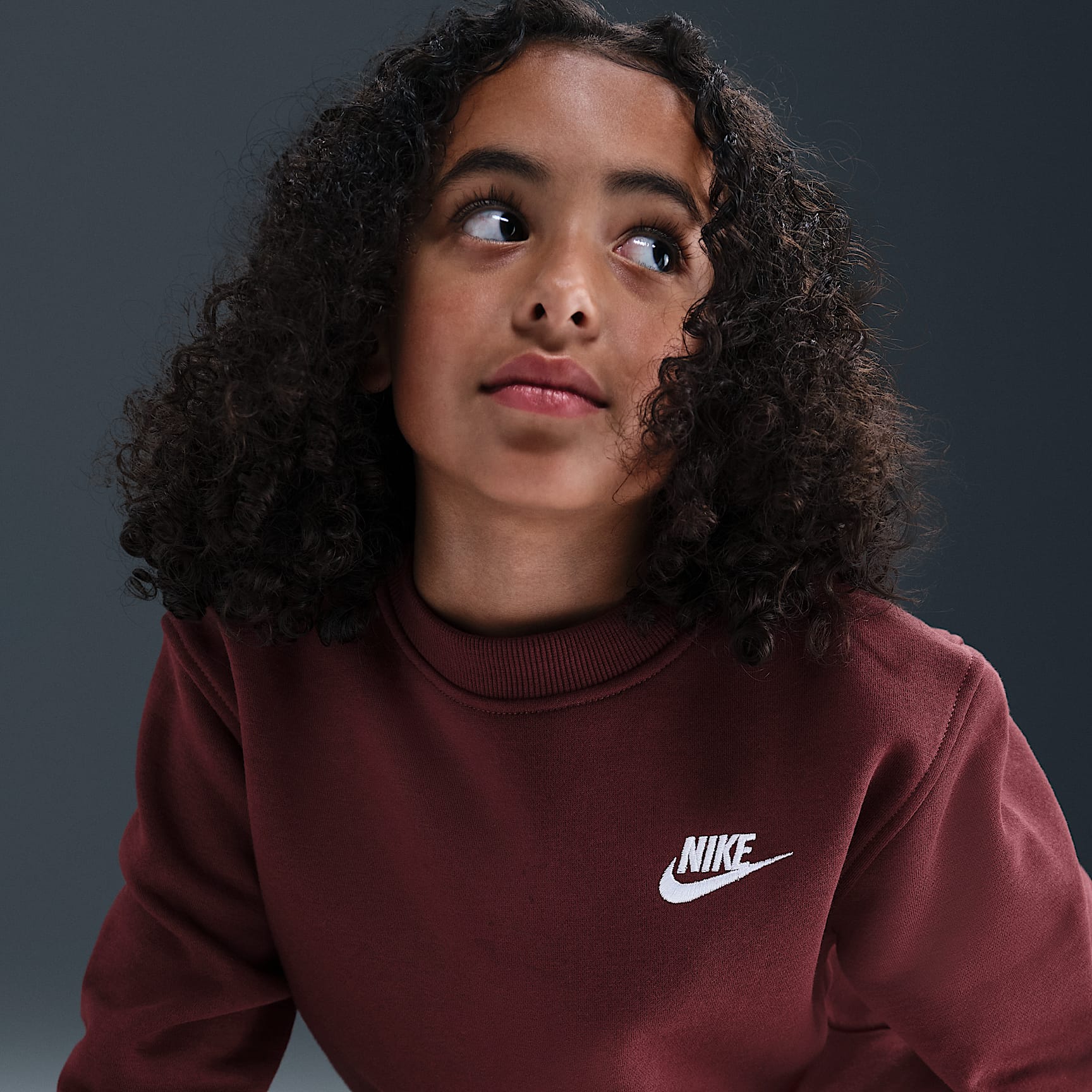 Sudadera para niños talla grande Nike Sportswear Club Fleece – Rojo team oscuro/Blanco – vista 2
